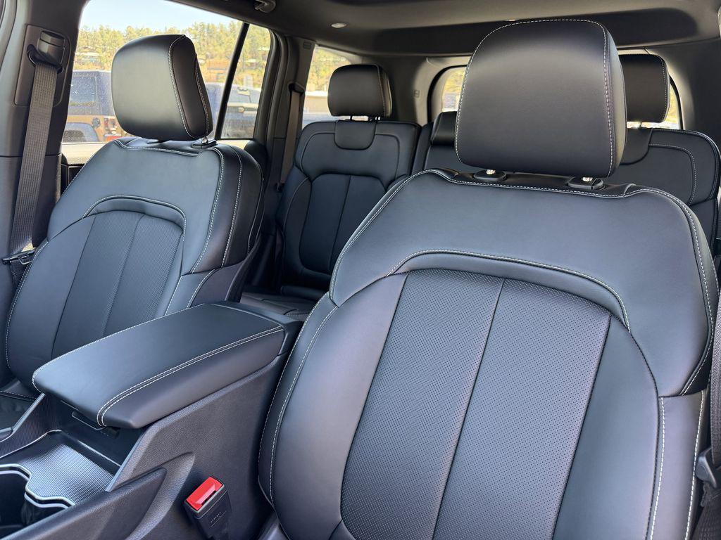 new 2026 Jeep Grand Cherokee car, priced at $54,995