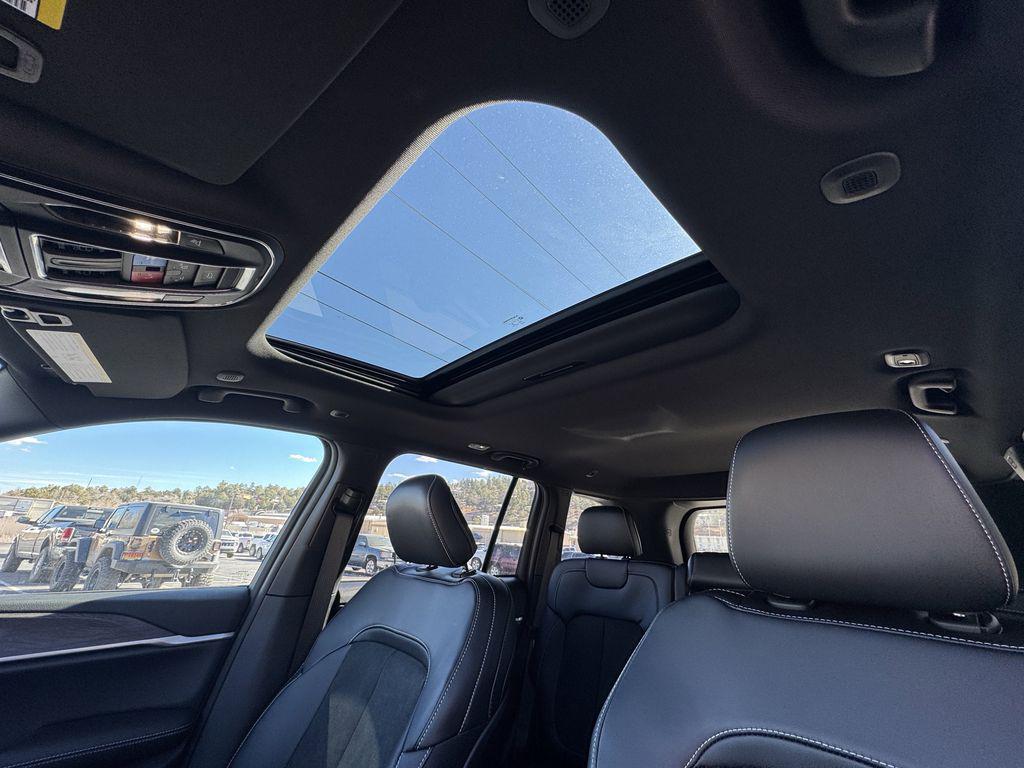 new 2026 Jeep Grand Cherokee car, priced at $48,797