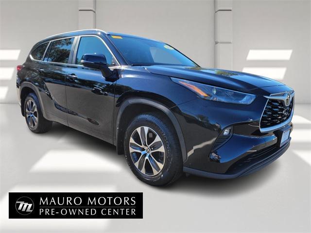 used 2023 Toyota Highlander car, priced at $33,890