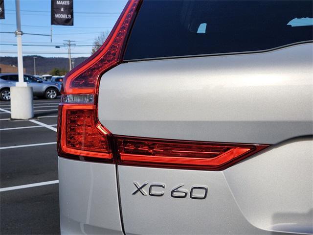 used 2022 Volvo XC60 car, priced at $31,403