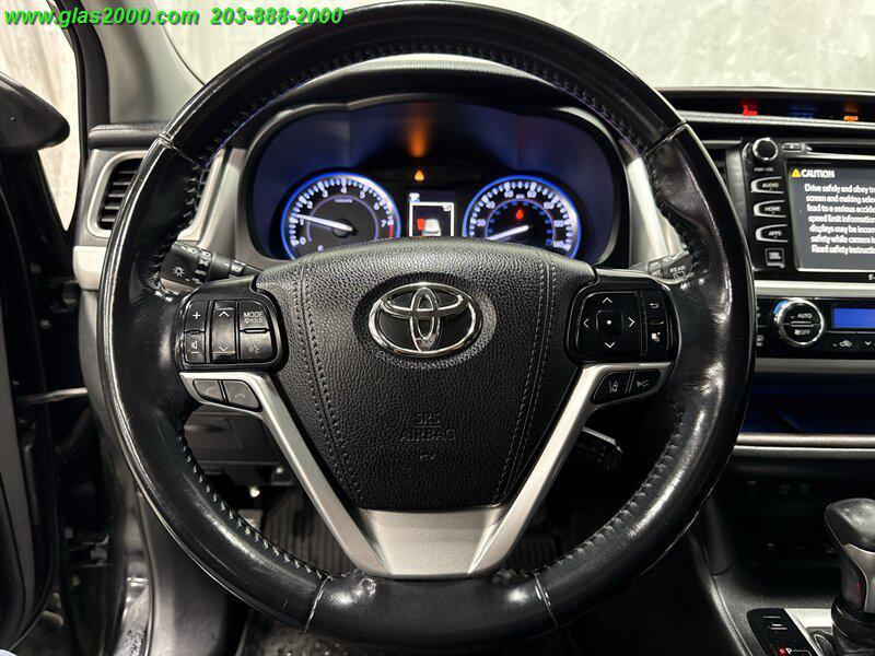 used 2018 Toyota Highlander car, priced at $23,999