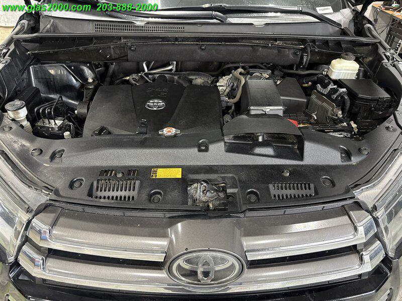 used 2018 Toyota Highlander car, priced at $23,999