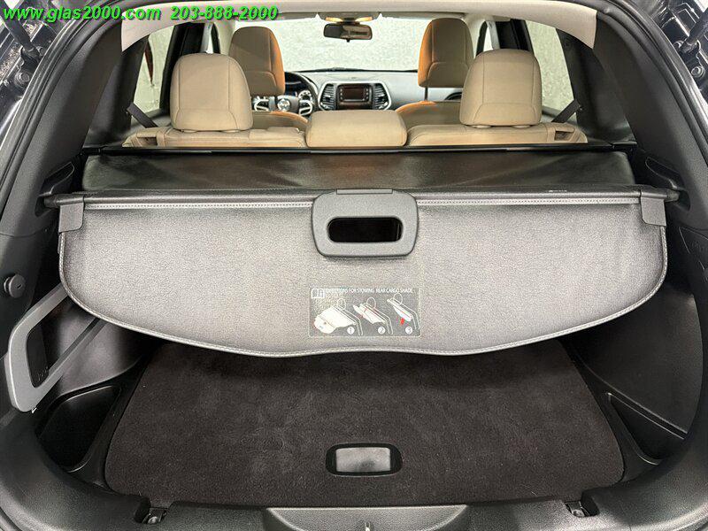used 2017 Jeep Cherokee car