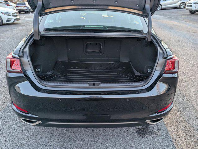 used 2022 Lexus ES 350 car, priced at $32,600