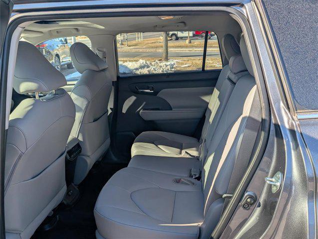 used 2020 Toyota Highlander car, priced at $28,100