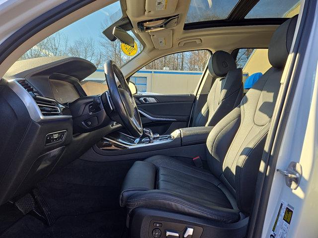 2020 Alpine White BMW X7