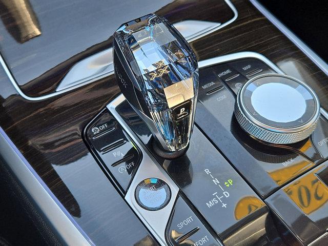 2020 Alpine White BMW X7