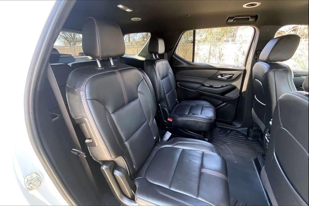 used 2023 Chevrolet Traverse car, priced at $30,447