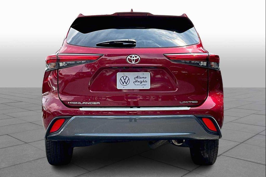 used 2022 Toyota Highlander car, priced at $32,845
