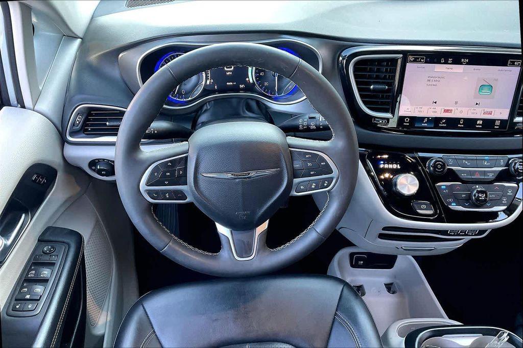 used 2024 Chrysler Pacifica car, priced at $28,689