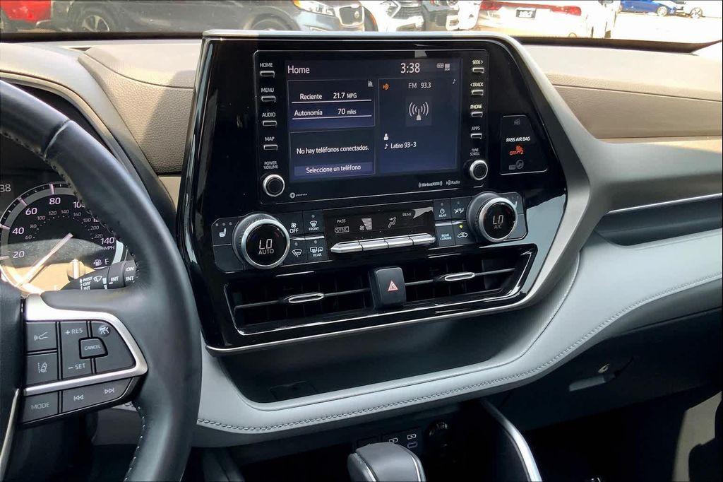 used 2022 Toyota Highlander car, priced at $31,776