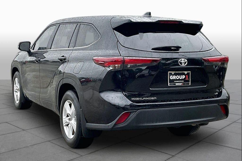 used 2024 Toyota Highlander car, priced at $35,927