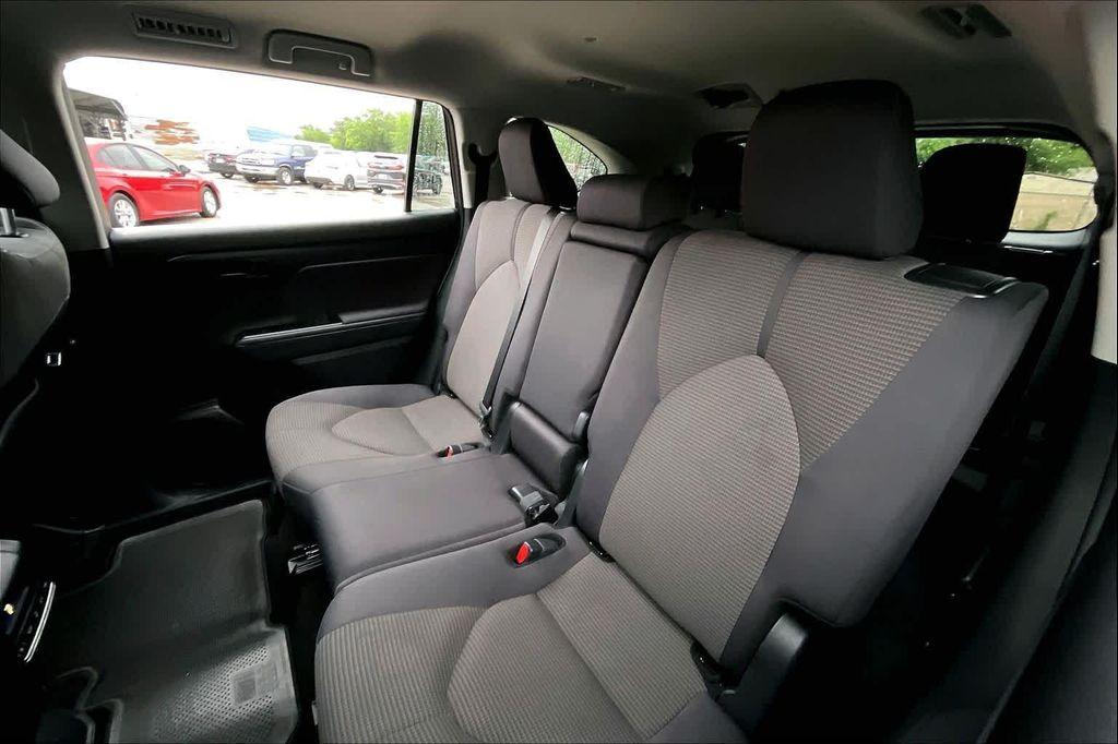 used 2024 Toyota Highlander car, priced at $35,927