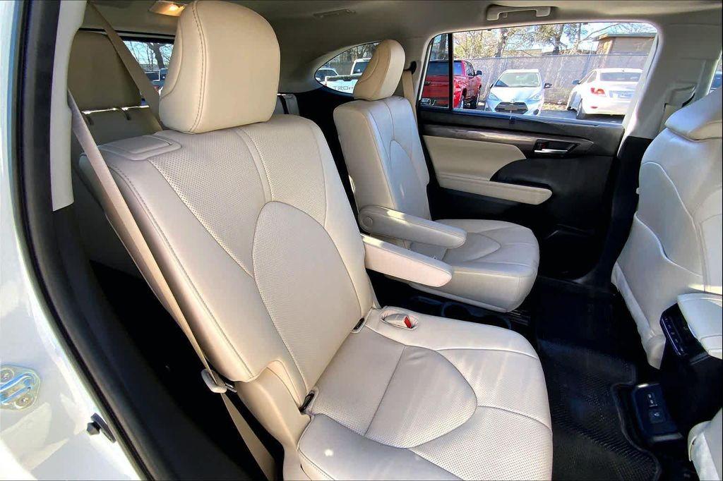 used 2023 Toyota Highlander car, priced at $37,911