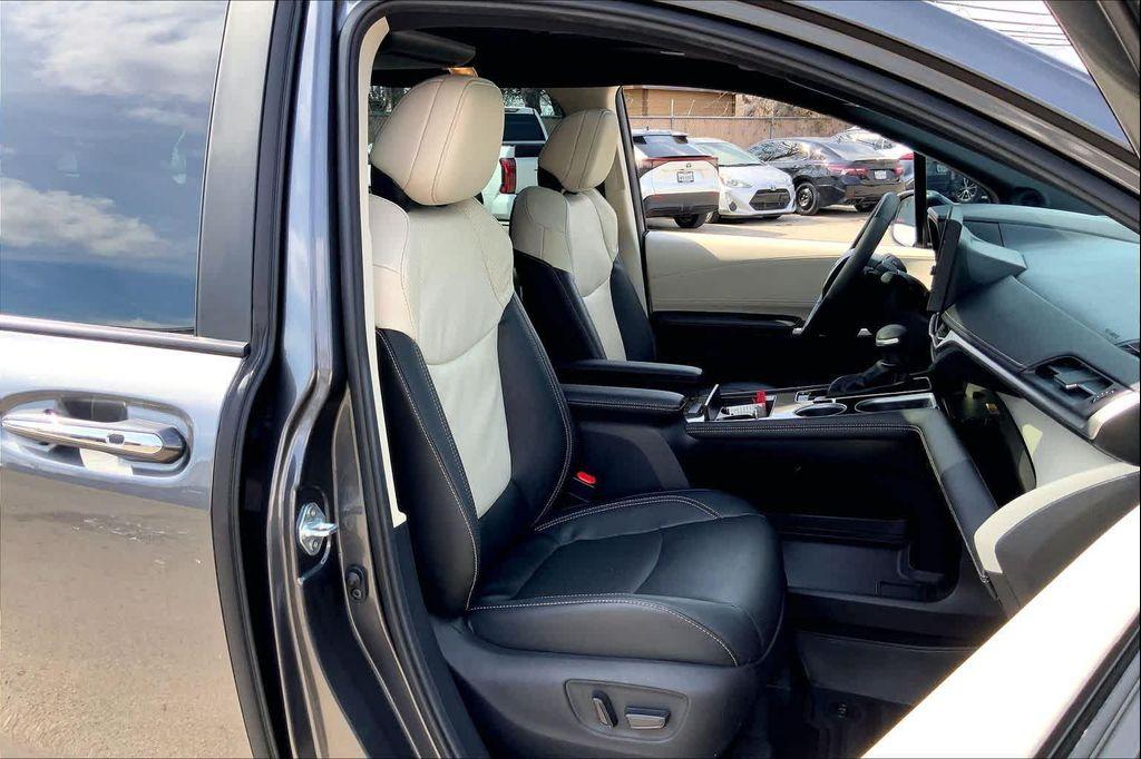 new 2025 Toyota Sienna car