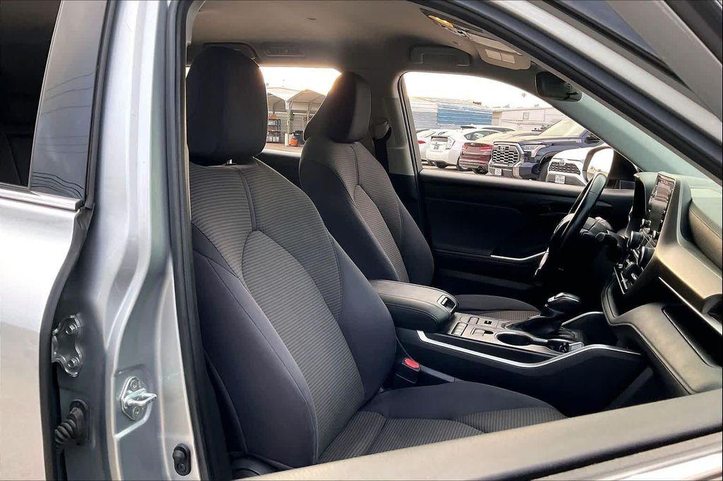 used 2020 Toyota Highlander car, priced at $23,720