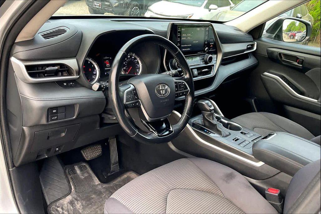 used 2020 Toyota Highlander car, priced at $23,720
