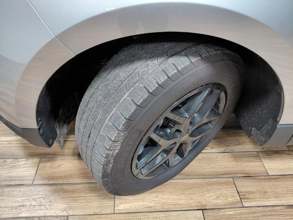 used 2024 Ford Edge car, priced at $25,496