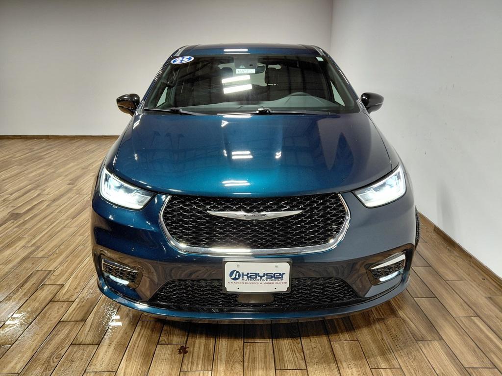 used 2025 Chrysler Pacifica car, priced at $30,999
