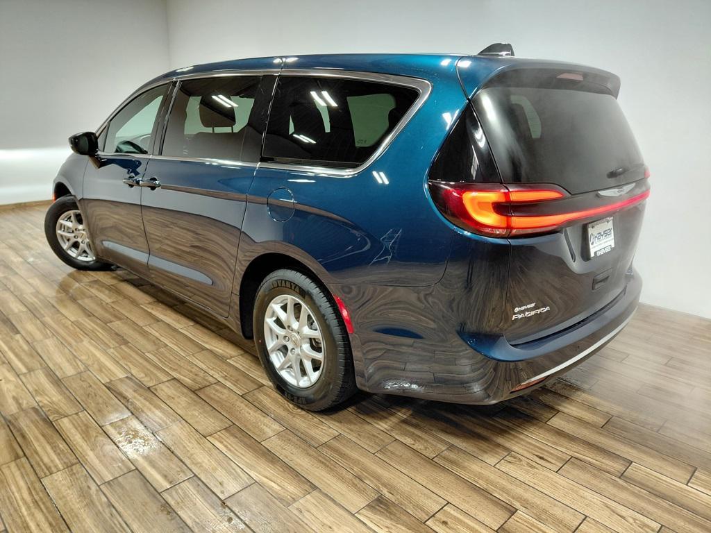 used 2025 Chrysler Pacifica car, priced at $30,999