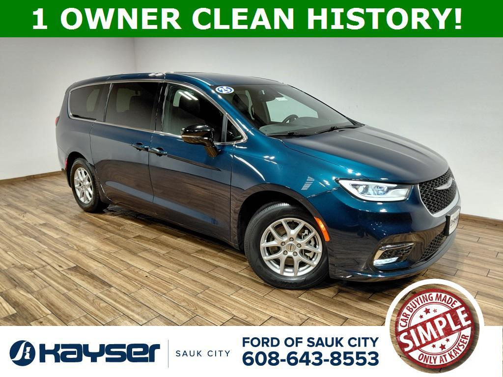 used 2025 Chrysler Pacifica car, priced at $30,999