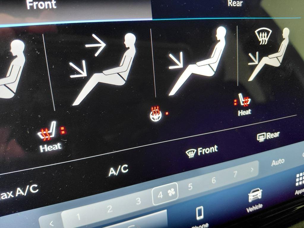 used 2025 Chrysler Pacifica car, priced at $30,999