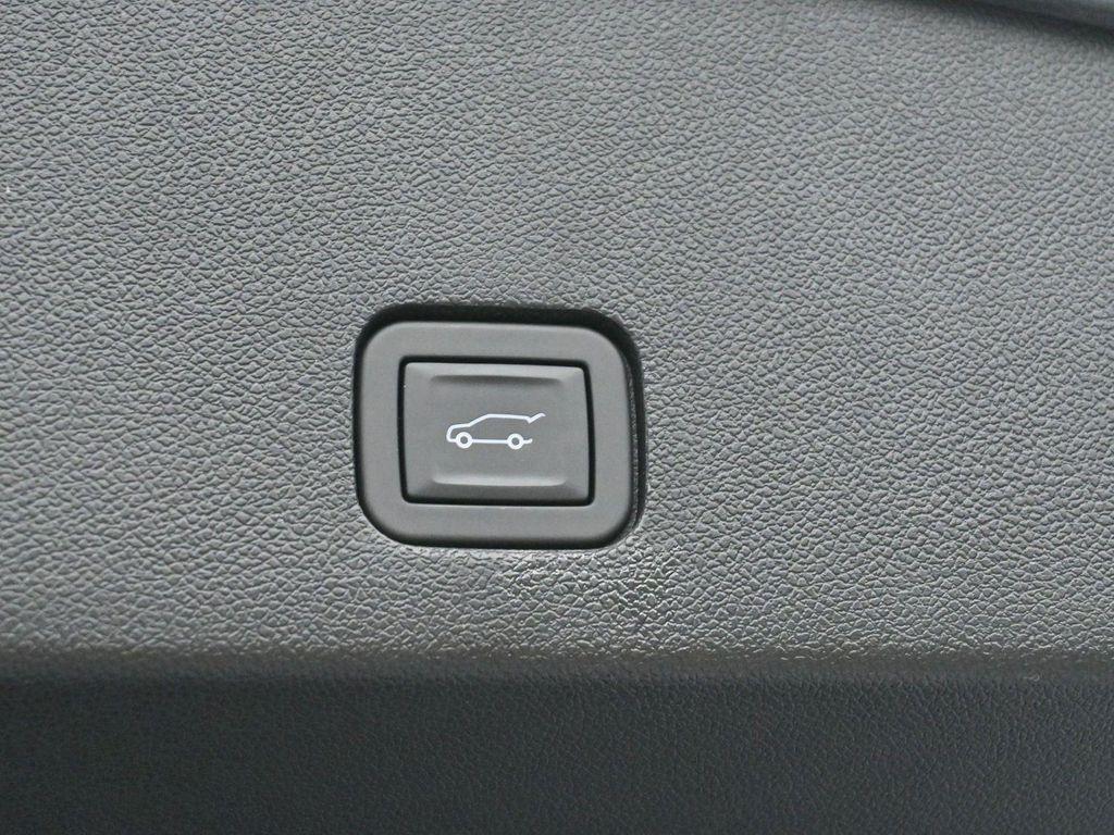 used 2024 Cadillac XT6 car, priced at $47,000