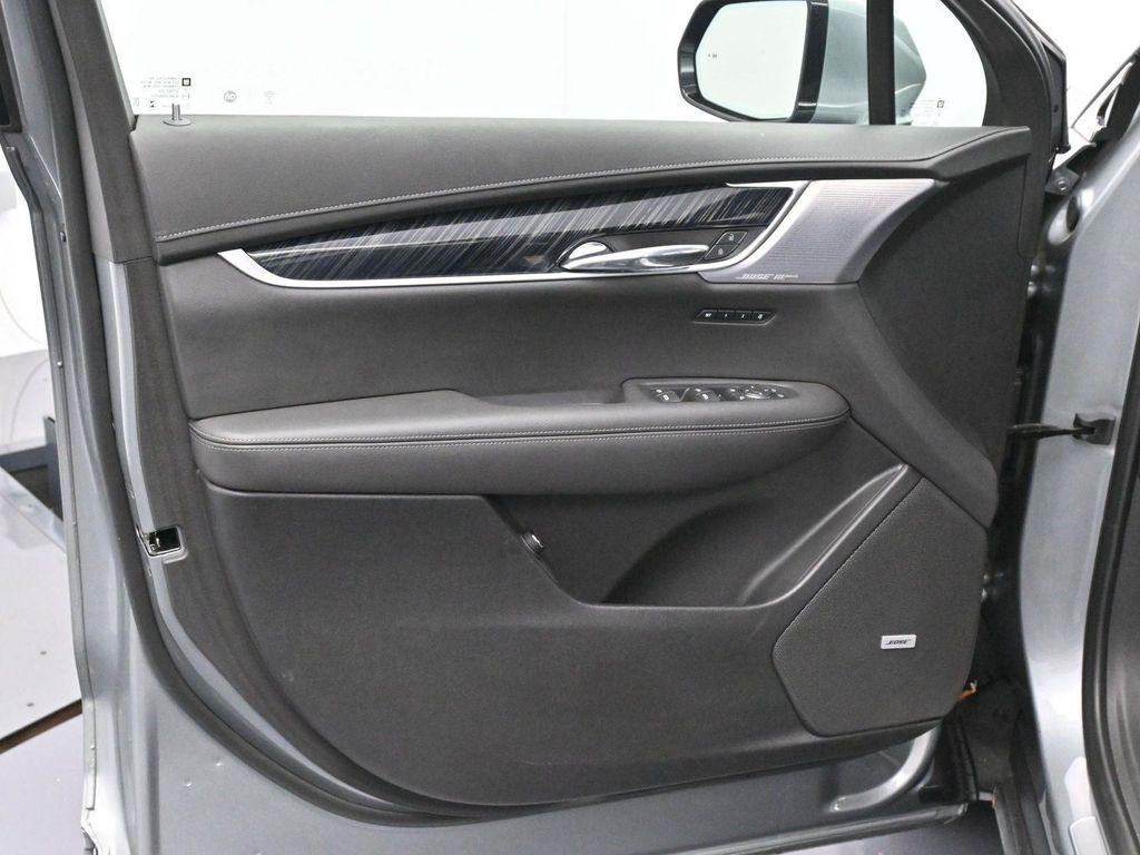 used 2024 Cadillac XT6 car, priced at $47,000