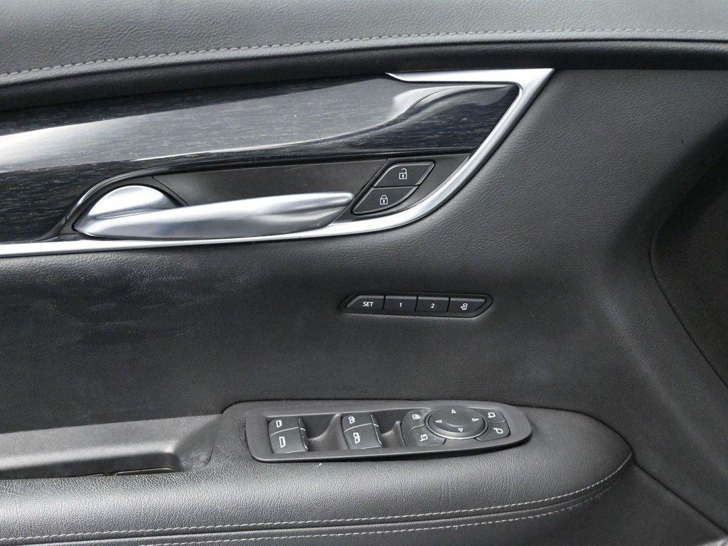 used 2022 Cadillac XT5 car, priced at $32,000