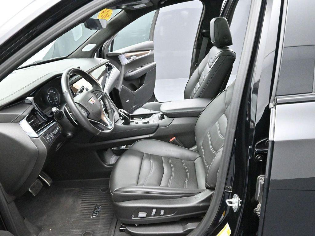 used 2024 Cadillac XT6 car, priced at $45,000