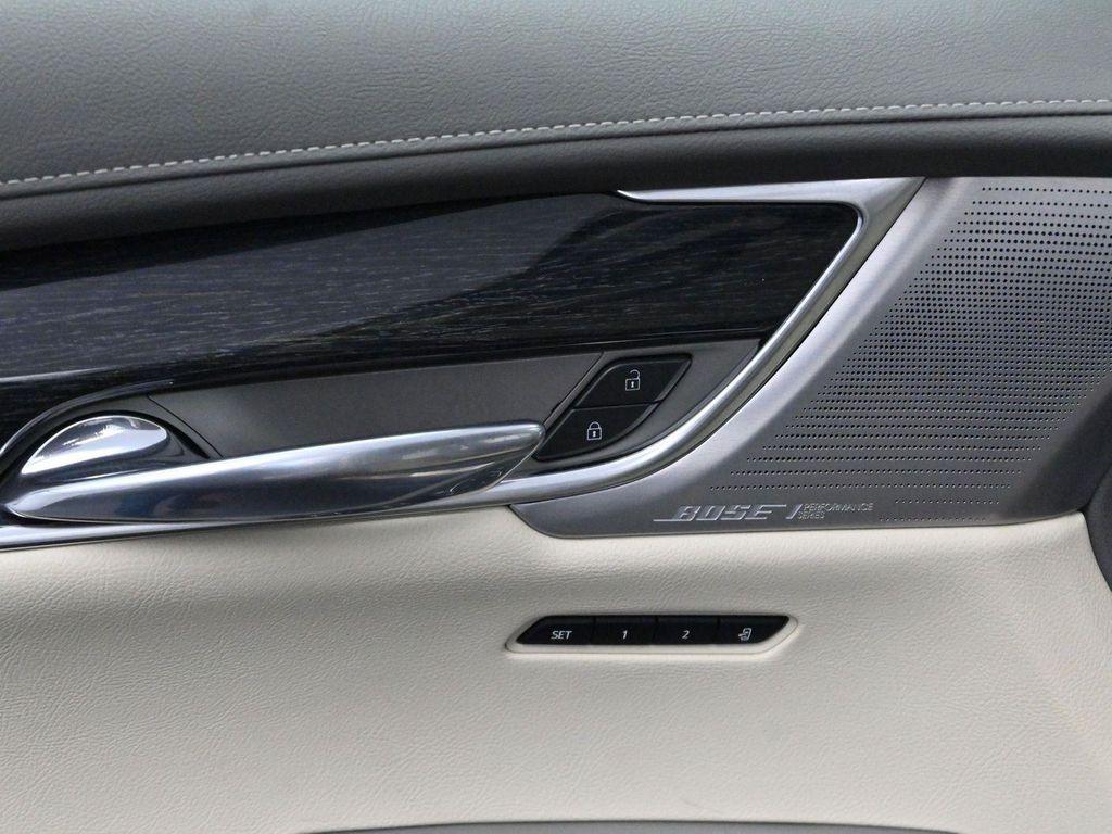 used 2022 Cadillac XT6 car, priced at $33,700