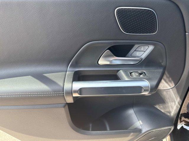 new 2025 Mercedes-Benz GLB 250 car, priced at $54,595