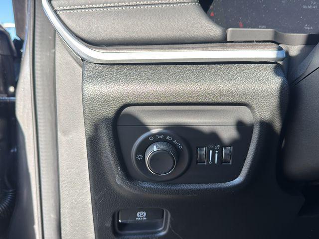 new 2026 Jeep Grand Cherokee car, priced at $45,000