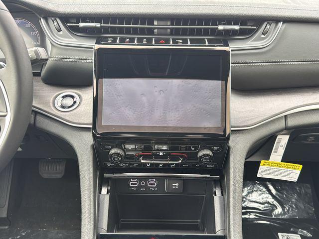 new 2025 Jeep Grand Cherokee car, priced at $51,139