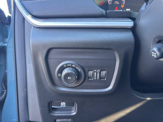 new 2026 Jeep Grand Cherokee car, priced at $48,144