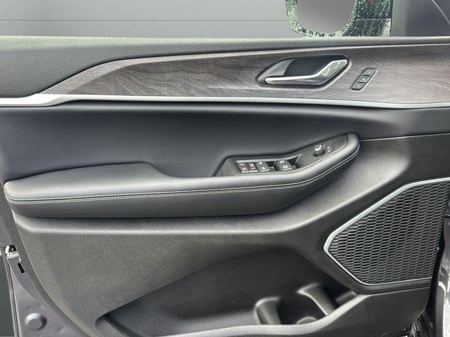 new 2025 Jeep Grand Cherokee car, priced at $51,139