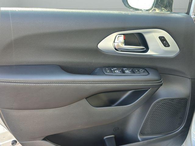 new 2026 Chrysler Pacifica car, priced at $48,844