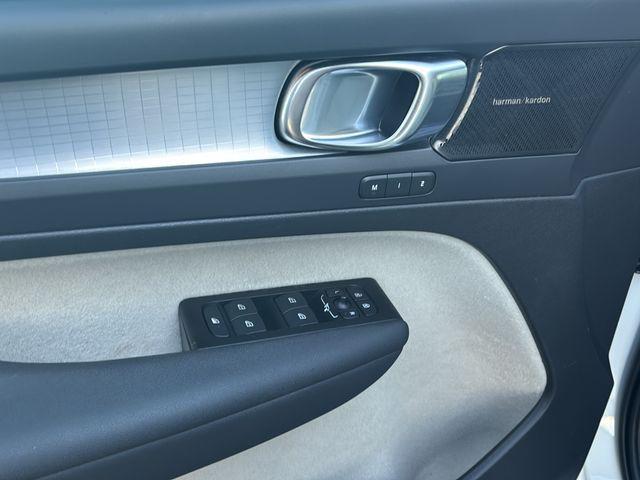 used 2022 Volvo XC40 car, priced at $19,300