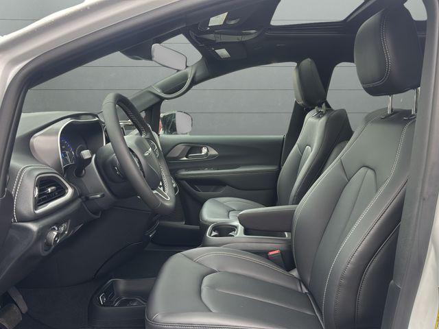 new 2026 Chrysler Pacifica car, priced at $48,960