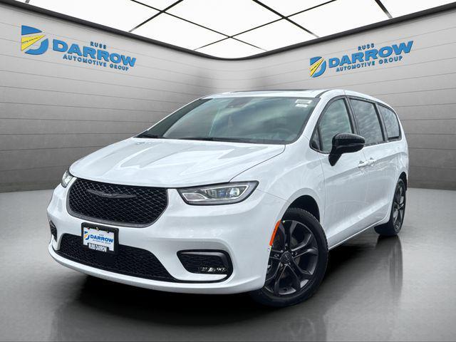 new 2026 Chrysler Pacifica car, priced at $48,960