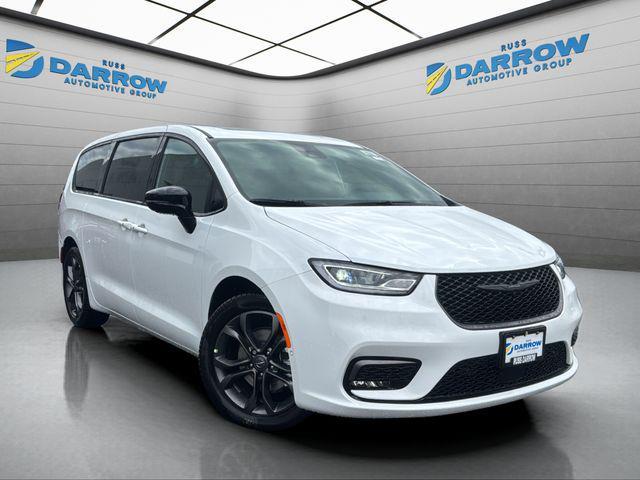 new 2026 Chrysler Pacifica car, priced at $48,960