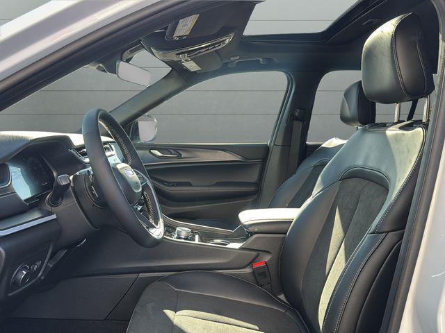 new 2025 Jeep Grand Cherokee car, priced at $43,064