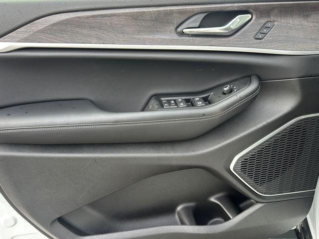 new 2025 Jeep Grand Cherokee car, priced at $50,621