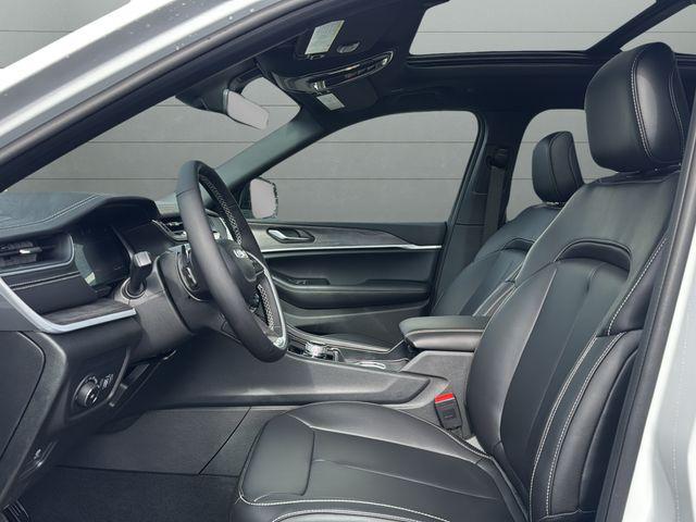 new 2025 Jeep Grand Cherokee car, priced at $50,621