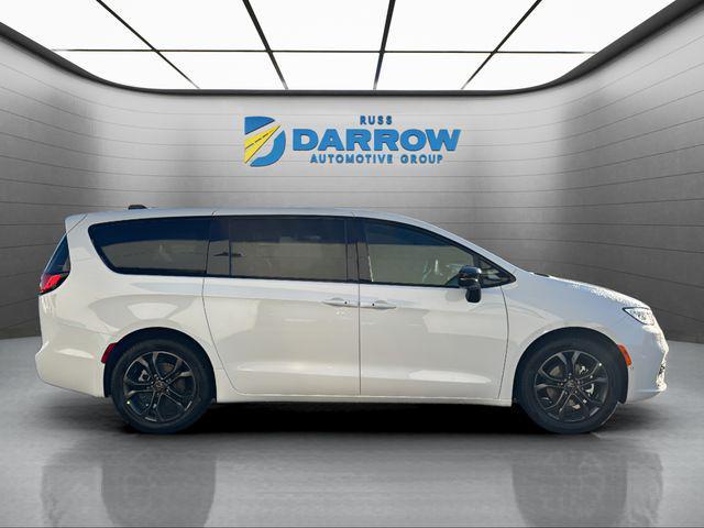 new 2026 Chrysler Pacifica car, priced at $49,185