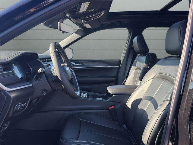 new 2025 Jeep Grand Cherokee car, priced at $52,818