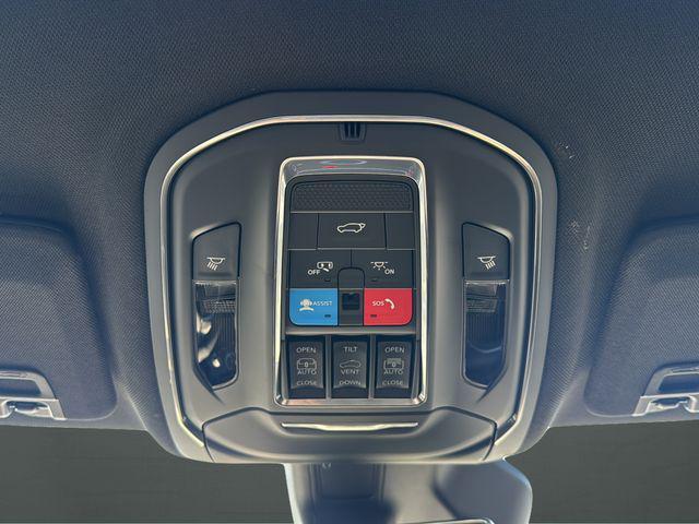 new 2025 Jeep Grand Cherokee car, priced at $52,818