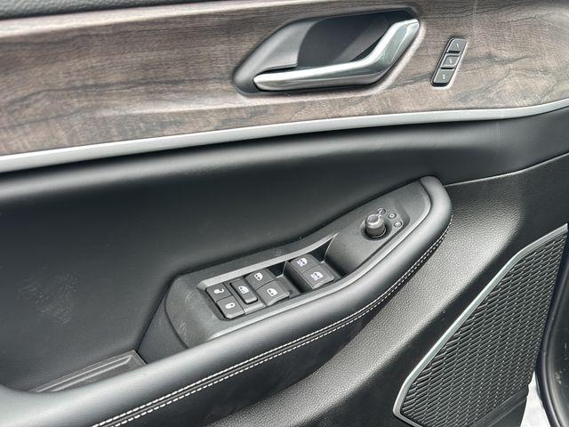 new 2026 Jeep Grand Cherokee car, priced at $47,000