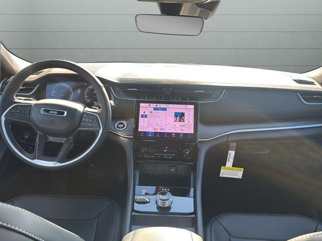 new 2025 Jeep Grand Cherokee car, priced at $48,294