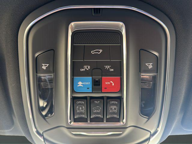 new 2025 Jeep Grand Cherokee car, priced at $48,294